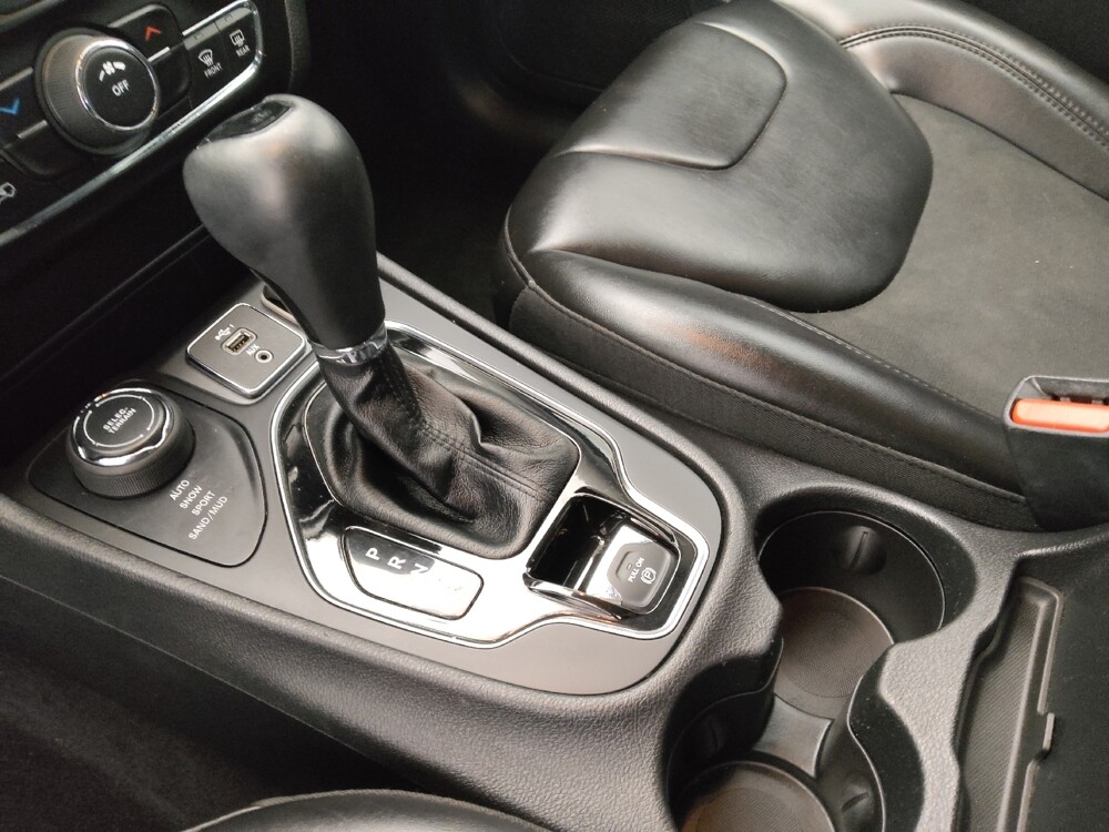 2020 Jeep Cherokee in Gladstone, MO 64118 - 18101877 26