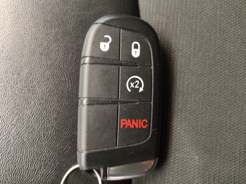 2020 Jeep Cherokee in Gladstone, MO 64118 - 18101877 32