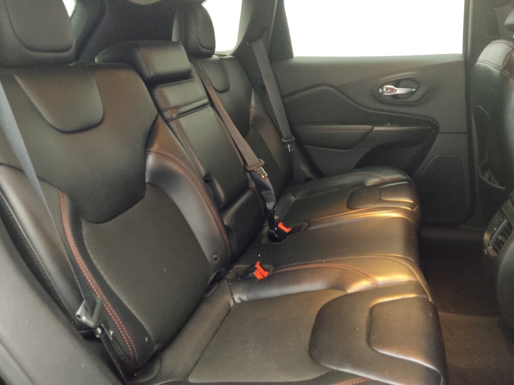 2019 Jeep Cherokee in Gainesville, FL 32609 - 18101909 19