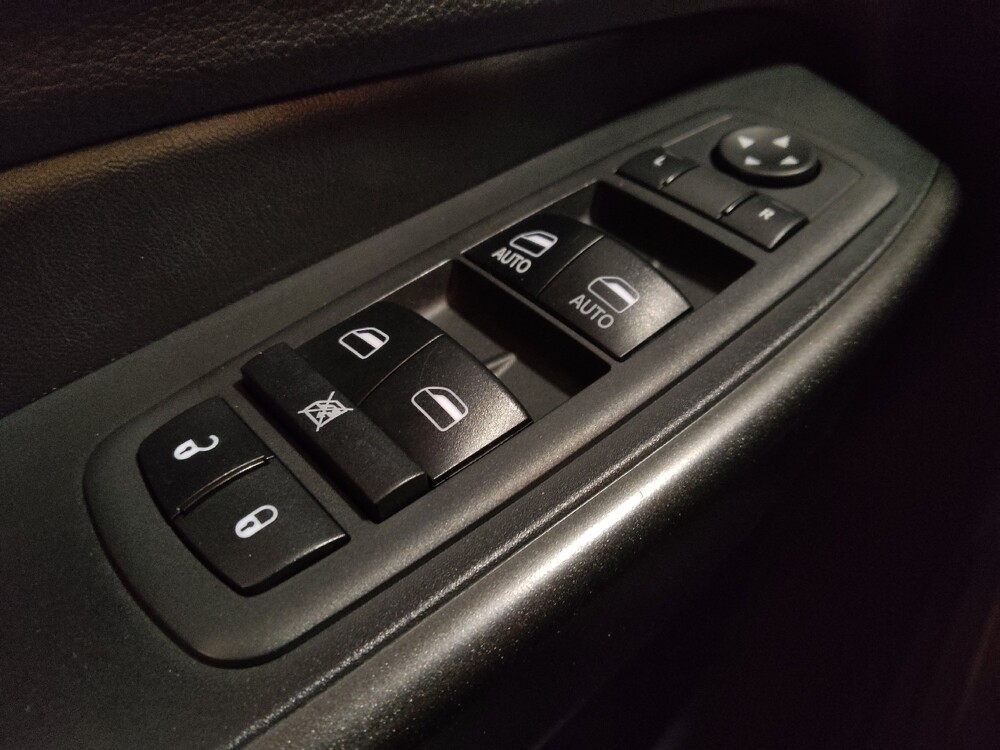 2019 Jeep Cherokee in Gainesville, FL 32609 - 18101909 27