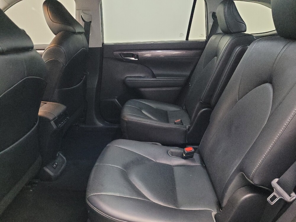 2020 Toyota Highlander in Savannah, GA 31419 - 18101920 18