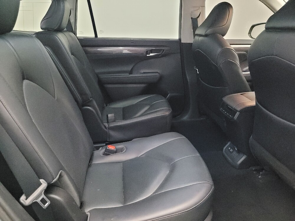 2020 Toyota Highlander in Savannah, GA 31419 - 18101920 19