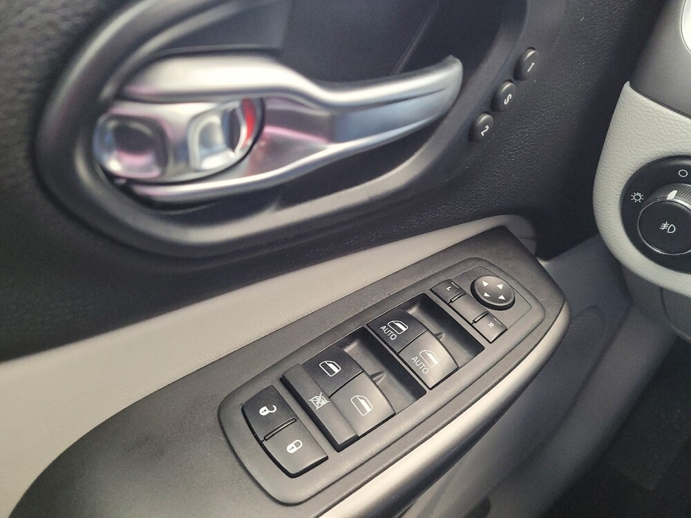 2019 Jeep Cherokee in Miamisburg, OH 45342 - 18101922 27