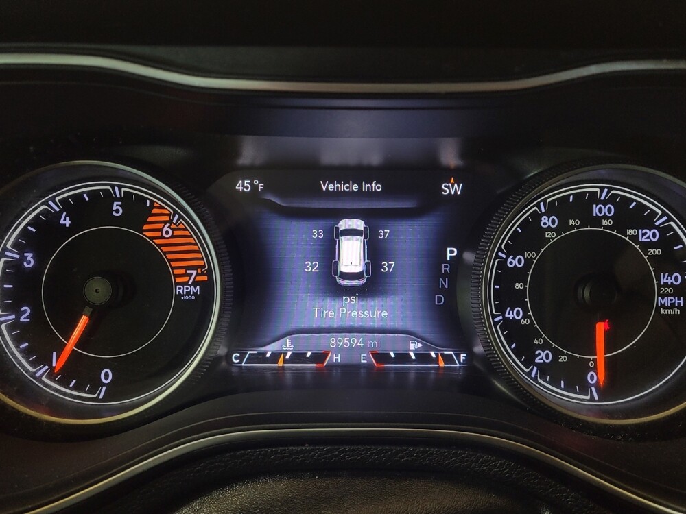 2019 Jeep Cherokee in Miamisburg, OH 45342 - 18101922 23