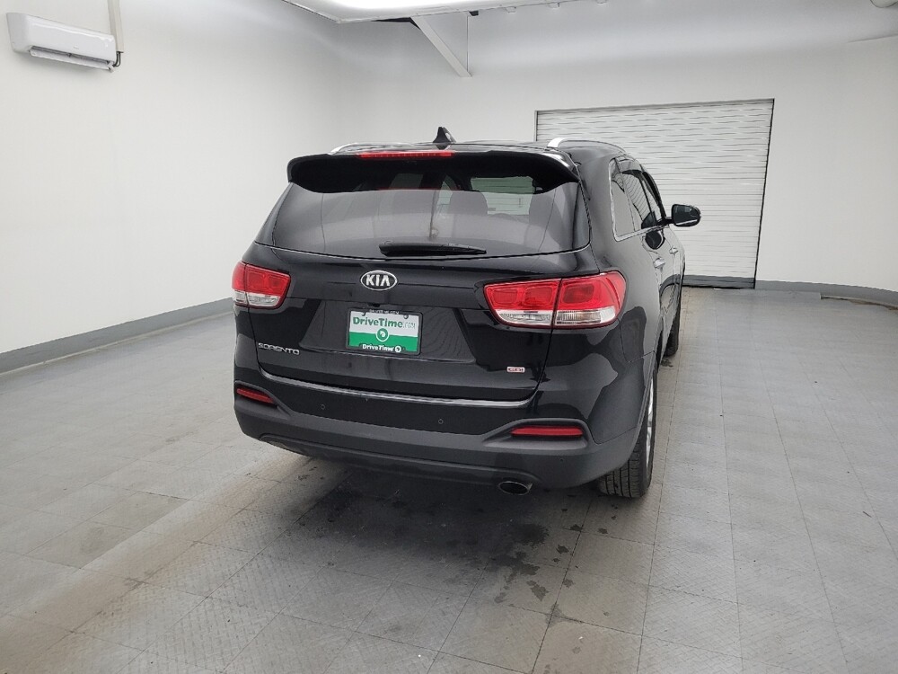 2017 Kia Sorento in Maple Heights, OH 44137 - 18101925 7
