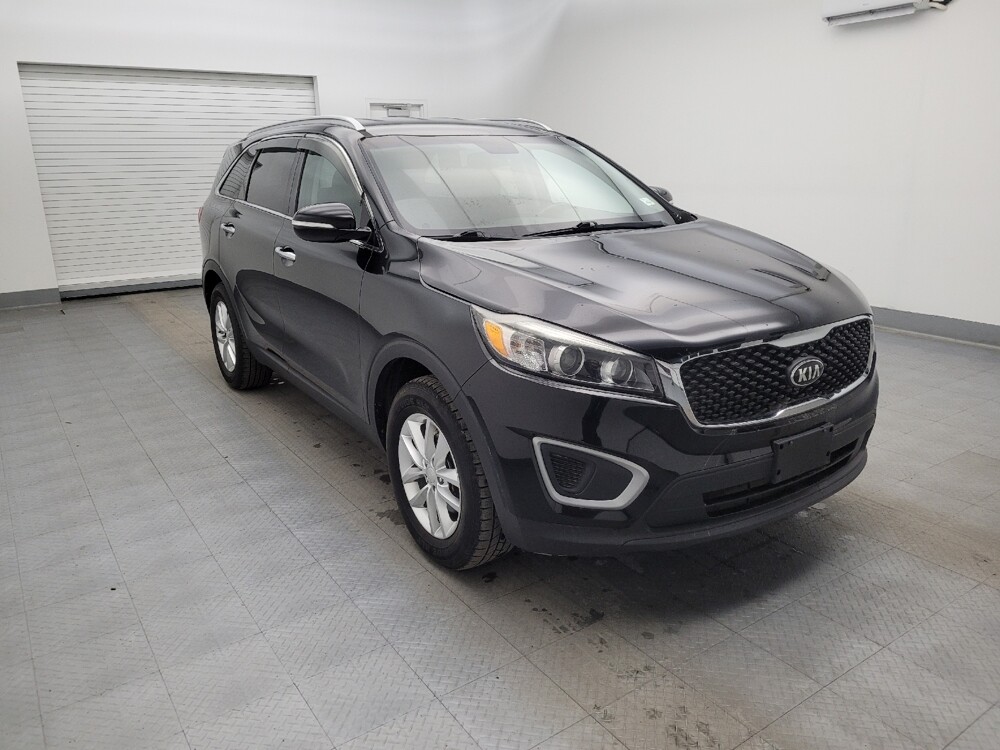 2017 Kia Sorento in Maple Heights, OH 44137 - 18101925 13