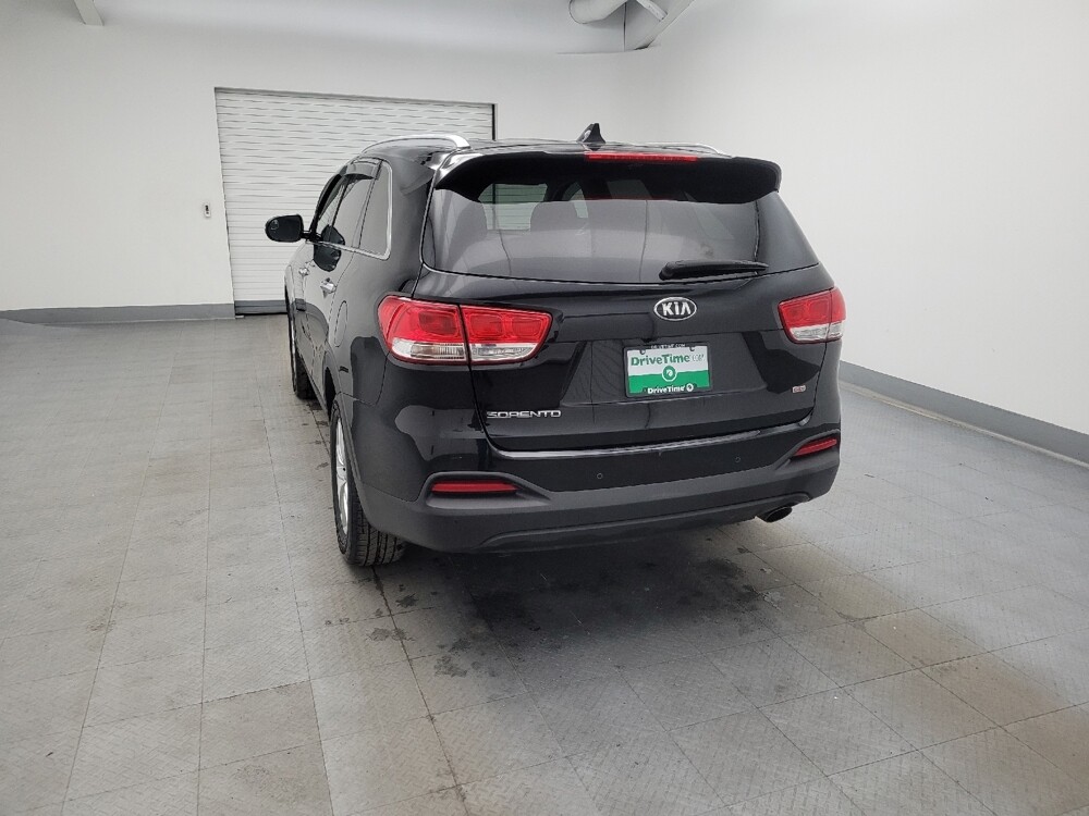 2017 Kia Sorento in Maple Heights, OH 44137 - 18101925 6