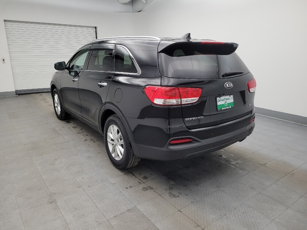 2017 Kia Sorento in Maple Heights, OH 44137 - 18101925 5