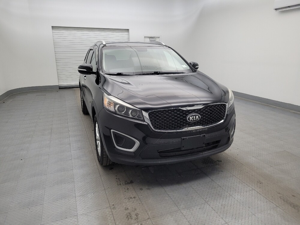 2017 Kia Sorento in Maple Heights, OH 44137 - 18101925 14