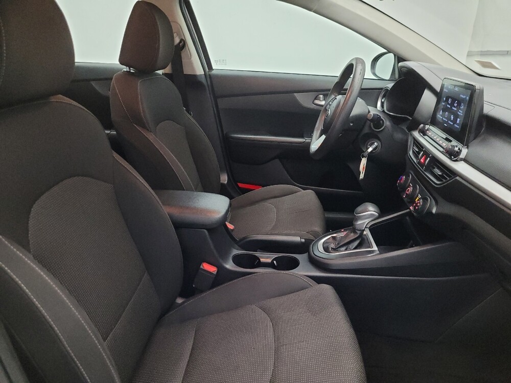 2020 Kia Forte in Glendale, AZ 85301 - 18101927 21