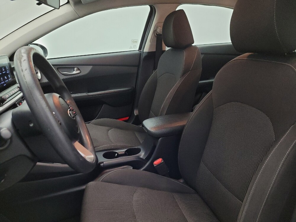 2020 Kia Forte in Glendale, AZ 85301 - 18101927 17