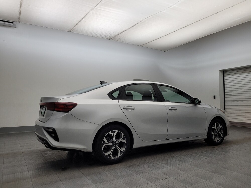 2020 Kia Forte in Glendale, AZ 85301 - 18101927 10