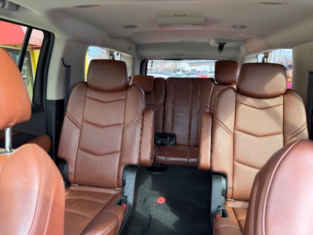 2015 Cadillac Escalade ESV in Indianapolis, IN 46222-4002 - 18101939 9