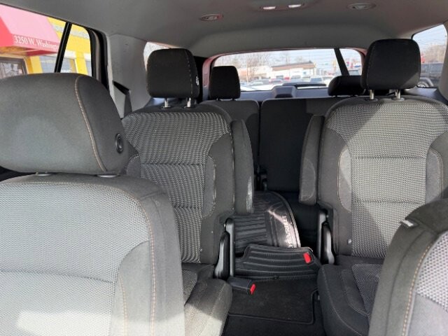 2018 Chevrolet Traverse in Indianapolis, IN 46222-4002 - 18101947 8