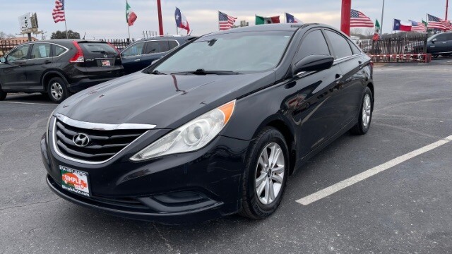 2013 Hyundai Sonata in Dallas, TX 75228 - 18101959