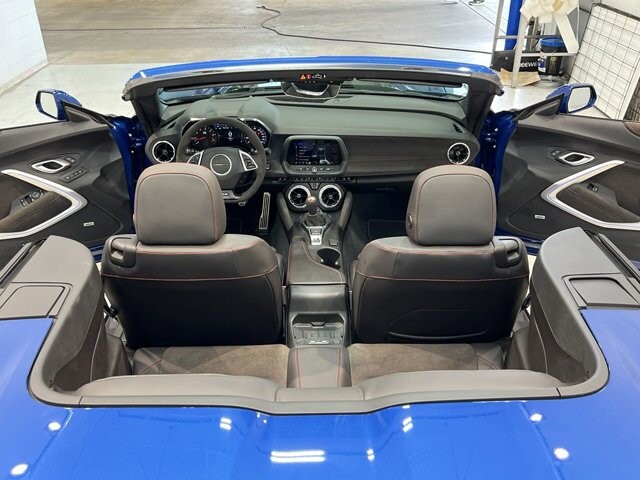 2023 Chevrolet Camaro in Burlington, WI 53105 - 18101980 34