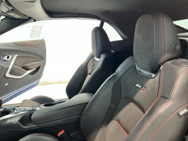 2023 Chevrolet Camaro in Burlington, WI 53105 - 18101980 16