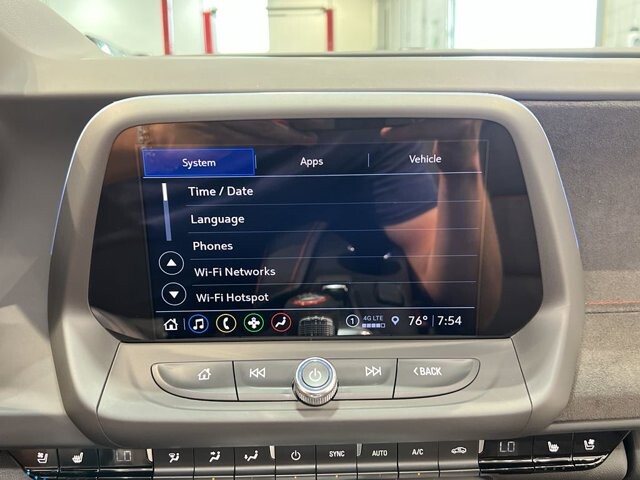 2023 Chevrolet Camaro in Burlington, WI 53105 - 18101980 24