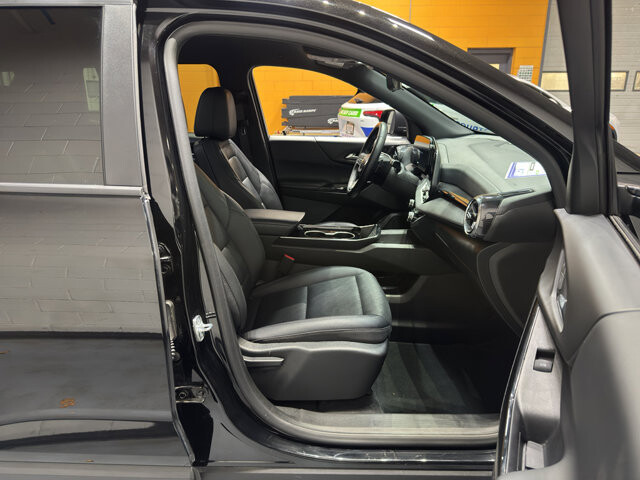 2025 Chevrolet Equinox in Burlington, WI 53105 - 18101983 18