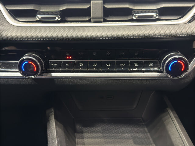 2025 Chevrolet Equinox in Burlington, WI 53105 - 18101983 31