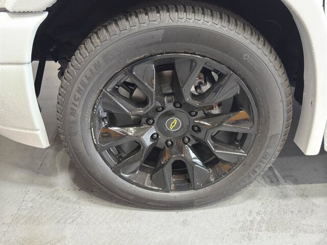 2025 Chevrolet Express 2500 in Burlington, WI 53105 - 18102004 9