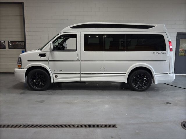 2025 Chevrolet Express 2500 in Burlington, WI 53105 - 18102004 2