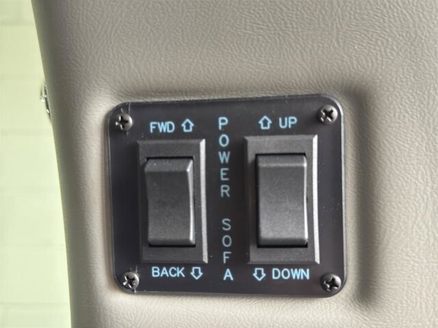 2025 Chevrolet Express 2500 in Burlington, WI 53105 - 18102004 31