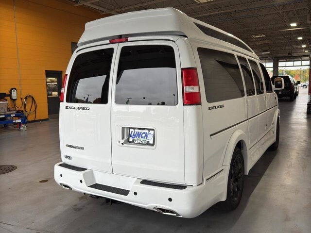2025 Chevrolet Express 2500 in Burlington, WI 53105 - 18102004 5