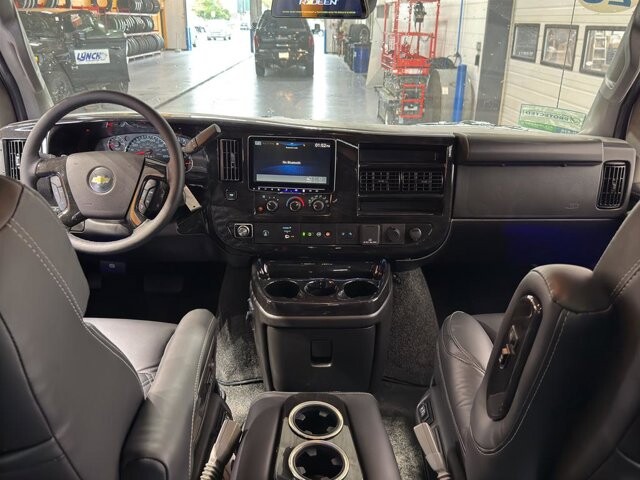 2025 Chevrolet Express 2500 in Burlington, WI 53105 - 18102004 19