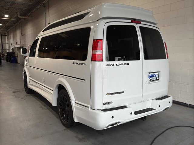 2025 Chevrolet Express 2500 in Burlington, WI 53105 - 18102004 3