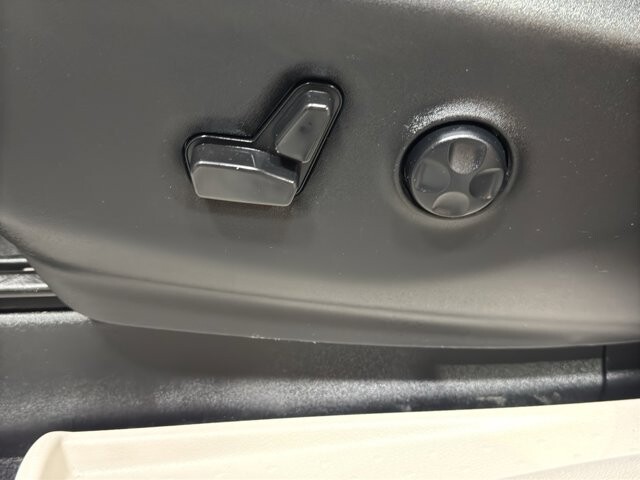 2024 Chrysler Voyager in Burlington, WI 53105 - 18102007 18