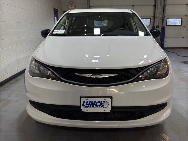 2024 Chrysler Voyager in Burlington, WI 53105 - 18102007 8