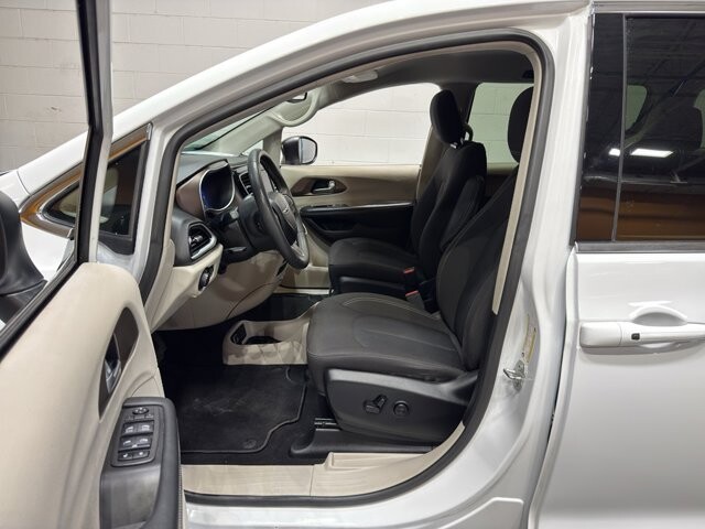 2024 Chrysler Voyager in Burlington, WI 53105 - 18102007 16