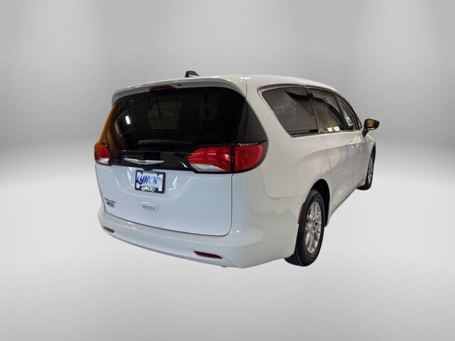 2024 Chrysler Voyager in Burlington, WI 53105 - 18102007 48