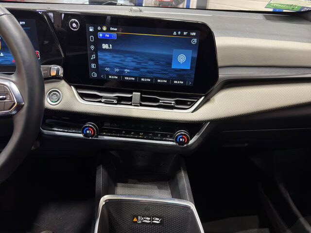 2025 Chevrolet Equinox in Burlington, WI 53105 - 18102010 29