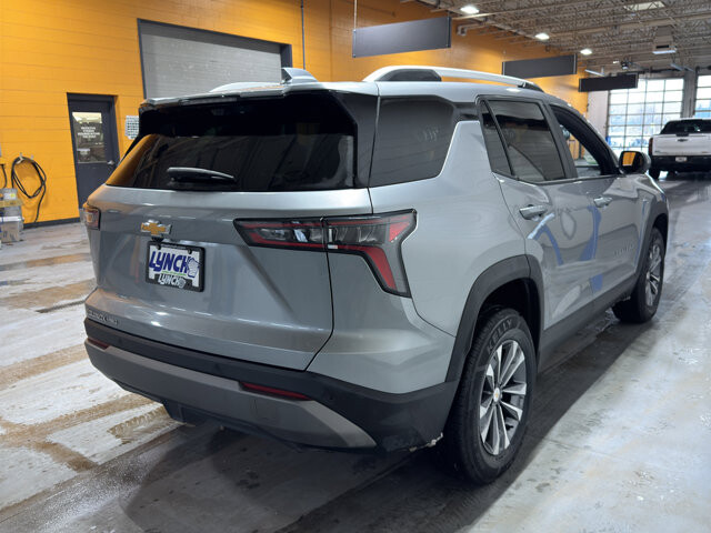 2025 Chevrolet Equinox in Burlington, WI 53105 - 18102010 5