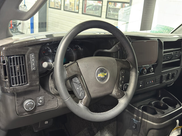 2025 Chevrolet Express 2500 in Burlington, WI 53105 - 18102013 16