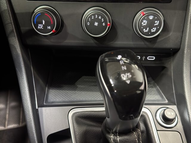 2024 Volkswagen Jetta in Burlington, WI 53105 - 18102014 27