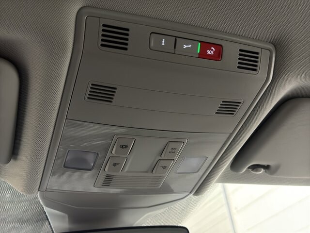 2024 Volkswagen Jetta in Burlington, WI 53105 - 18102014 32