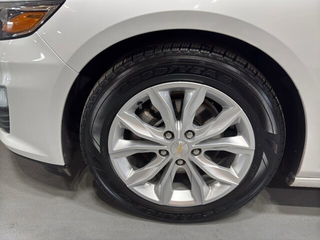 2025 Chevrolet Malibu in Burlington, WI 53105 - 18102016 9