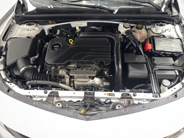 2025 Chevrolet Malibu in Burlington, WI 53105 - 18102016 32