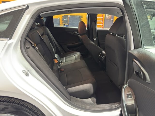 2025 Chevrolet Malibu in Burlington, WI 53105 - 18102016 18