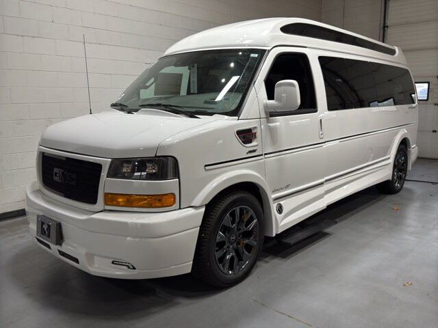 2025 GMC Savana 2500 in Burlington, WI 53105 - 18102017 14