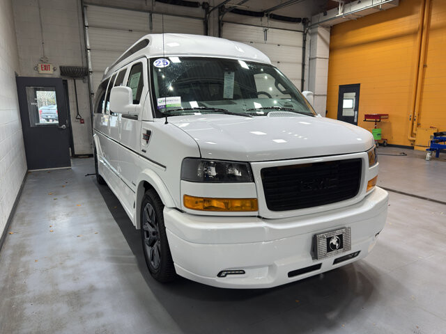 2025 GMC Savana 2500 in Burlington, WI 53105 - 18102017 7
