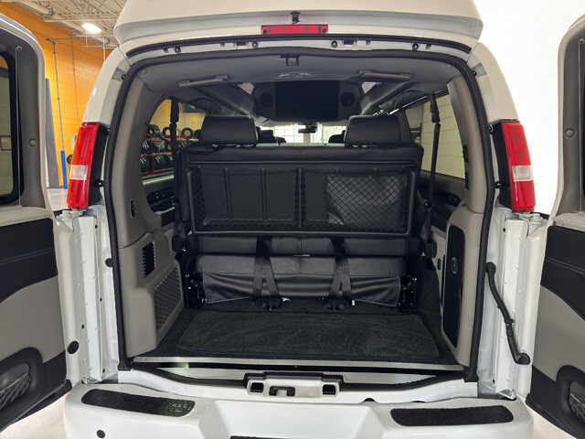 2025 GMC Savana 2500 in Burlington, WI 53105 - 18102017 35