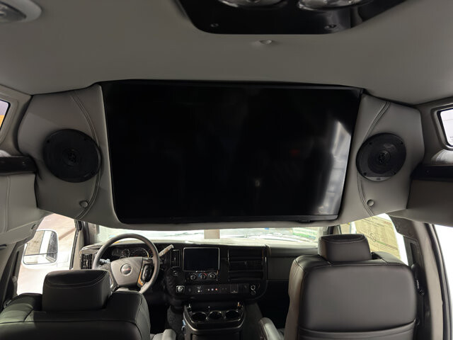 2025 GMC Savana 2500 in Burlington, WI 53105 - 18102017 32