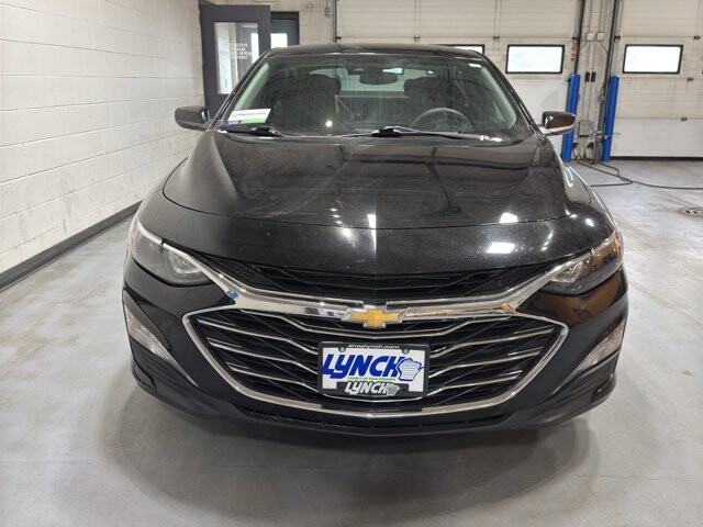 2024 Chevrolet Malibu in Burlington, WI 53105 - 18102018 8