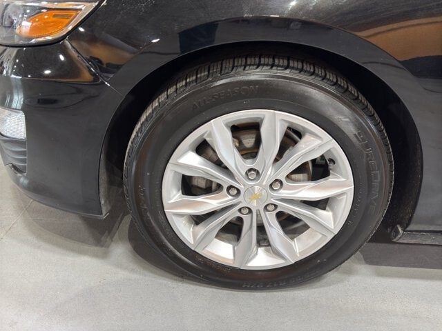 2024 Chevrolet Malibu in Burlington, WI 53105 - 18102018 9