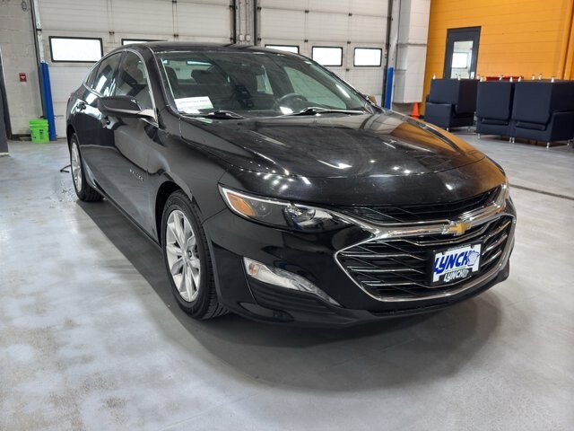 2024 Chevrolet Malibu in Burlington, WI 53105 - 18102018 7