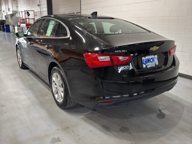 2024 Chevrolet Malibu in Burlington, WI 53105 - 18102018 3
